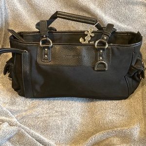 TOMMY HILFIGER BLACK PURSE WITH BUCKLES AND 7 TOTAL POCKETS